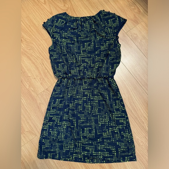 Guess green and blue pattern dress small - Picture 2 of 3